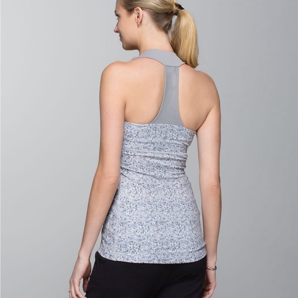 Lululemon Scoop Neck Tank *Luon
Petite Fleur Silver Spoon / Ambient Grey - Picture 2 of 8